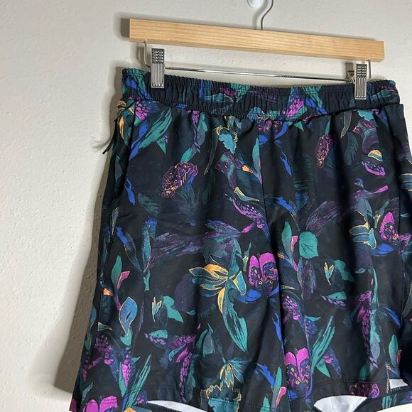 All In Motion Dark Floral Athletic Shorts Size M - Picture 6 of 12